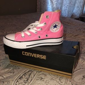 Kids pink converse